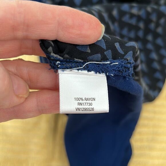 Converse one star sleeveless blue black & white print front solid blue back GUC - Picture 7 of 9